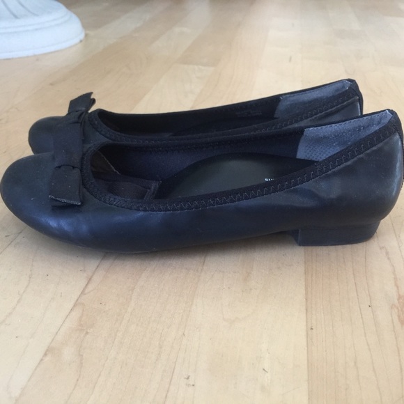 Pleather black ballet flats with cushioned soles - Picture 2 of 5